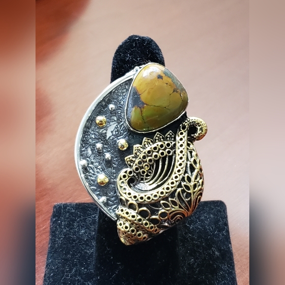 Concho Shell Adjustable Statement Ring - Picture 1 of 3